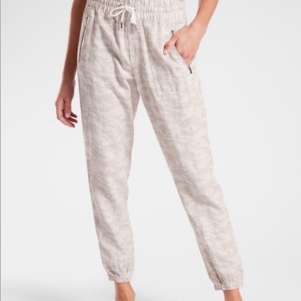 ATHLETA Neutral Camo Cabo Linen Joggers - sz 18